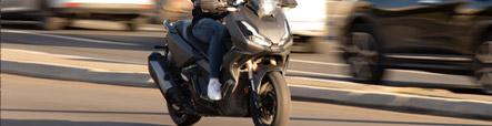 Scooter avec pneus scooter en ville