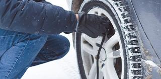 Contrôler la pression des pneus hiver – bon gonflage par temps froid