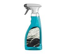 Nettoyant pour vitres utile en voiture pour garder une bonne visibilité
