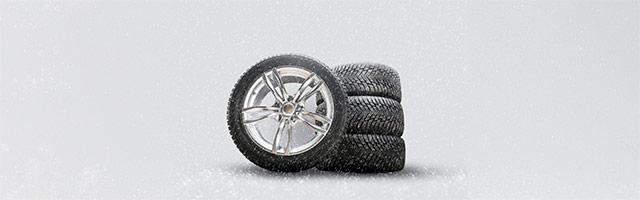 Roue complète avec jante alu adaptée à l’hiver dans la neige