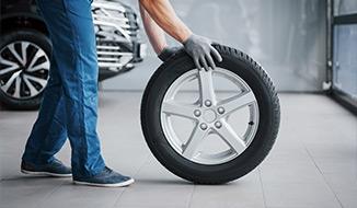 Changement de roues complètes dans le garage thématique Goodwheel