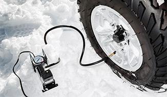 Pression des pneus hiver dans le garage thématique Goodwheel