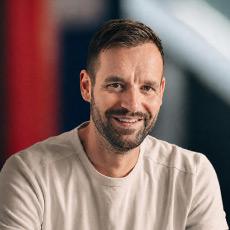 Portrait de Pierre Bonse, rédacteur freelance et rédacteur spécialisé de la garage thématique Goodwheel